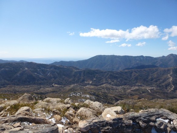 Vetter_Mountain-009 View from Vetter Mountain Lookout toward Mt. Wilson with ocean view in the distance.